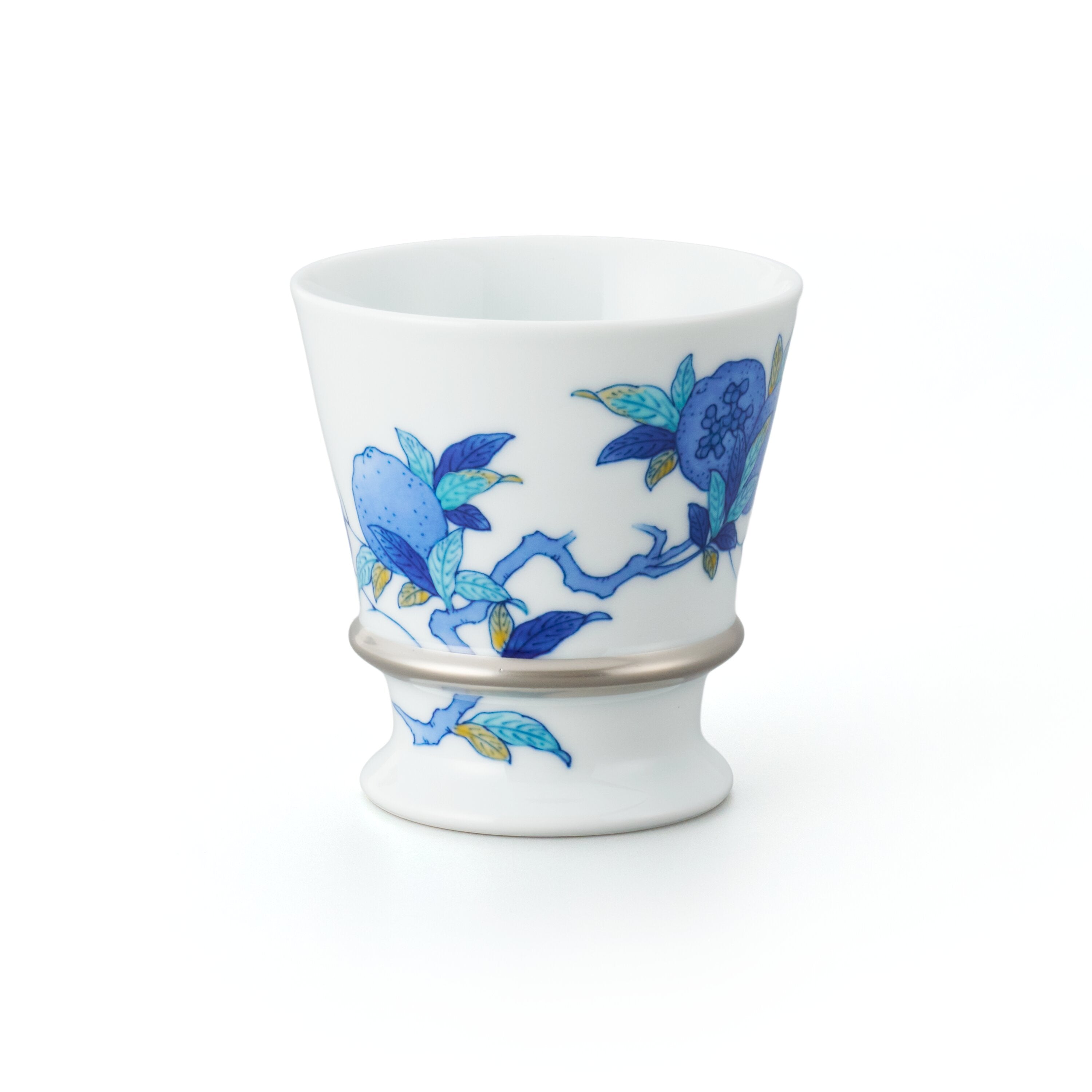 後期鍋島3個　猪口　鍋島焼　湯呑み 後期鍋島3個 猪口 鍋島焼 湯呑み