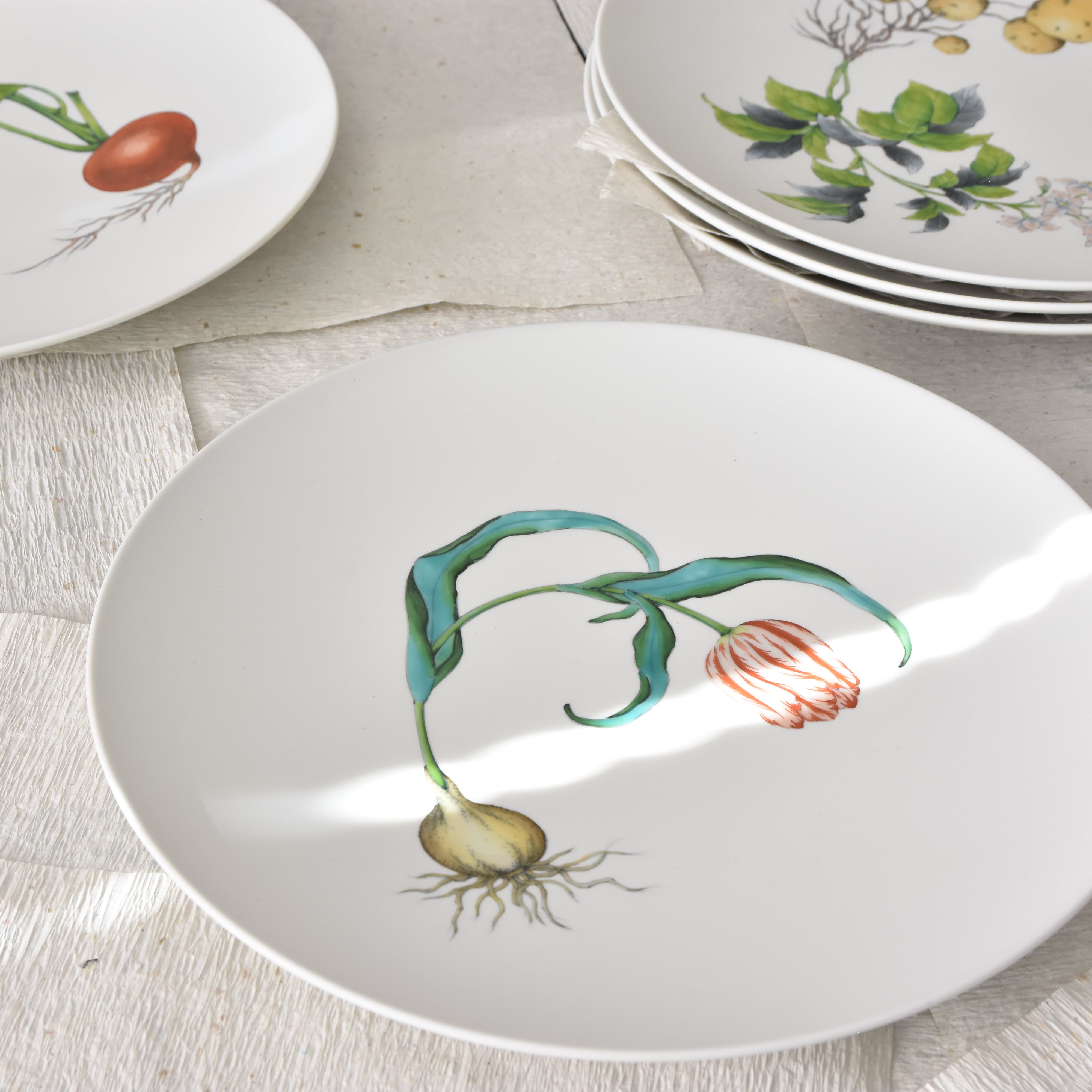 Restaurant MAISON（Paris）-Tulip ⌀29cm Plate- | 畑萬陶苑